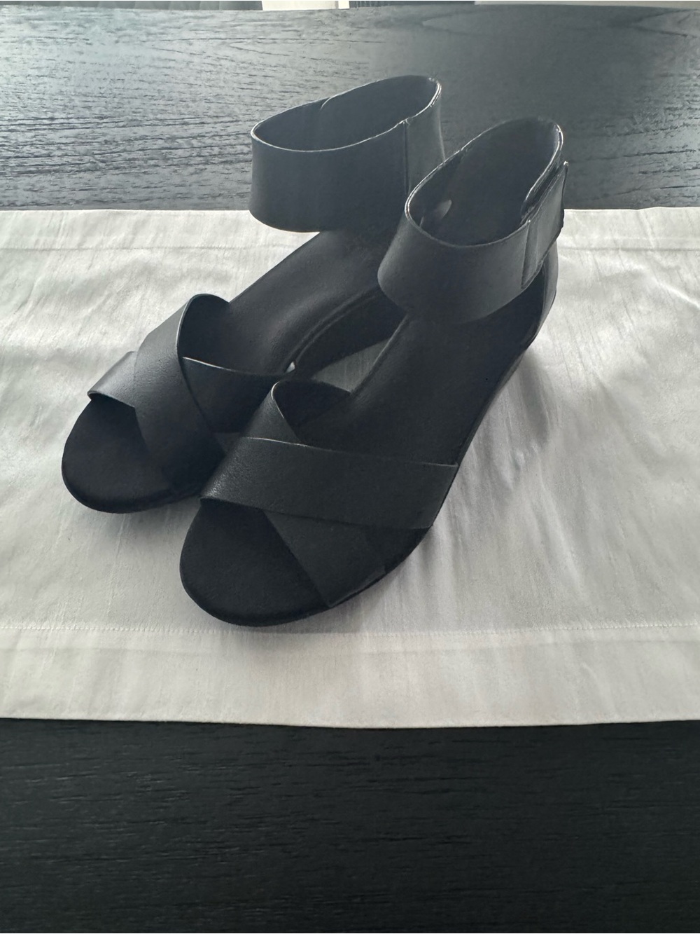 Naturalized Women's Black Ankle-Strap Wedge Sandals 8.5W